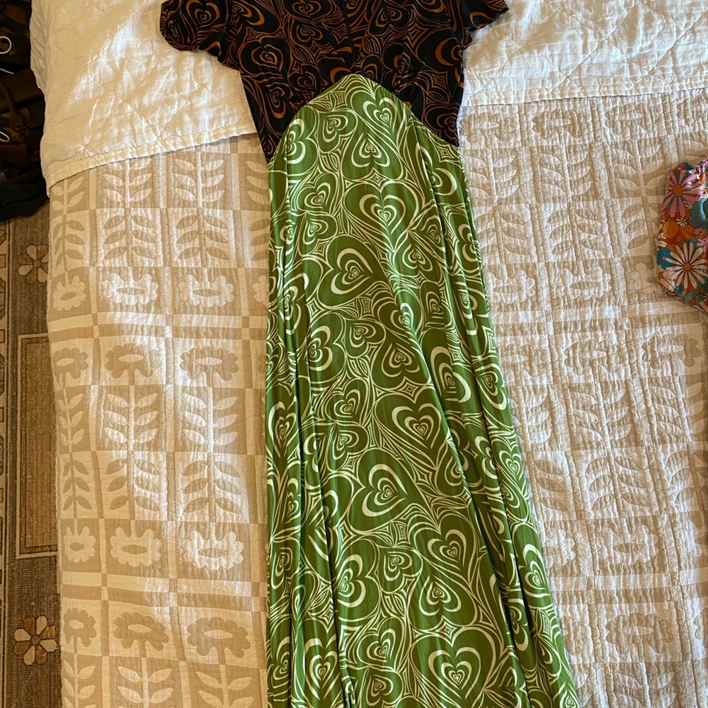 Black and Green Heart Pattern Dress